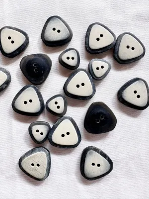 Triangle Jacket Coat Buttons per 6 ct